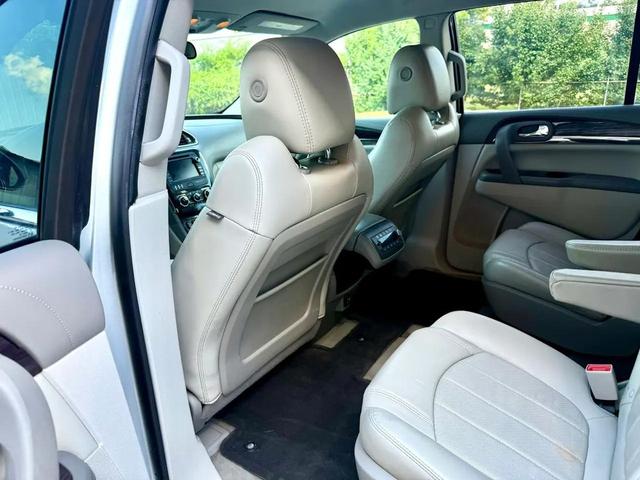 Photo of 2017 Quicksilver Metallic Buick Enclave