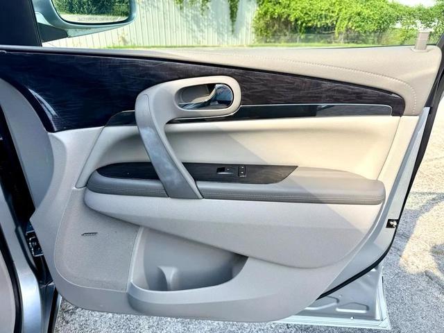 Photo of 2017 Quicksilver Metallic Buick Enclave