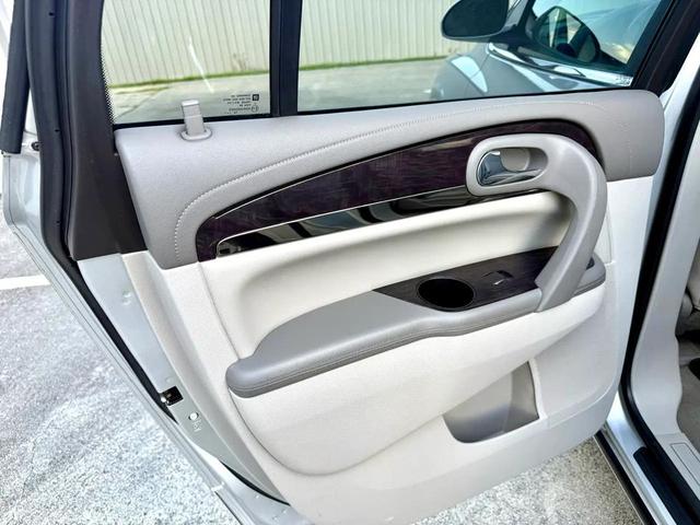 Photo of 2017 Quicksilver Metallic Buick Enclave
