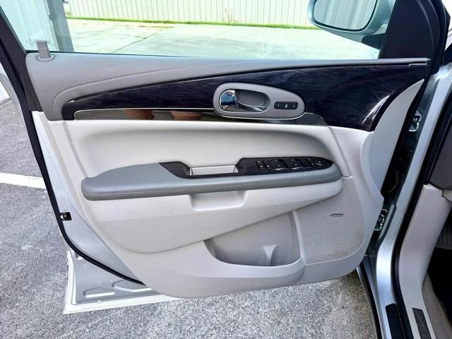 Photo of 2017 Quicksilver Metallic Buick Enclave