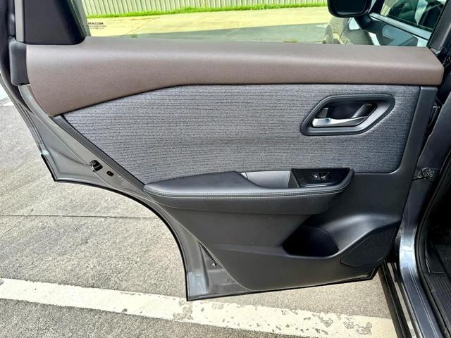 Photo of 2023 Gray Nissan Rogue