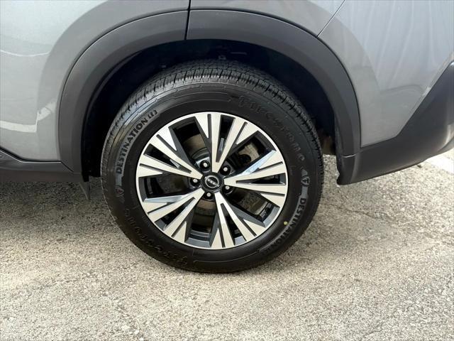 Photo of 2023 Gray Nissan Rogue
