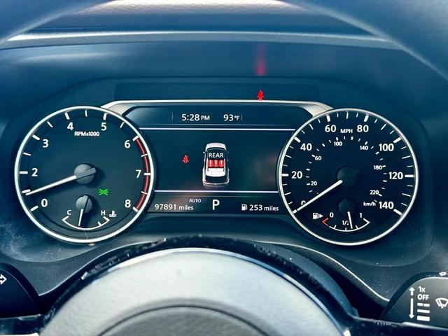 Photo of 2023 Gray Nissan Rogue