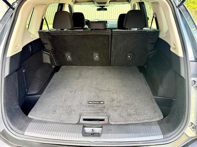 Photo of 2023 Gray Nissan Rogue