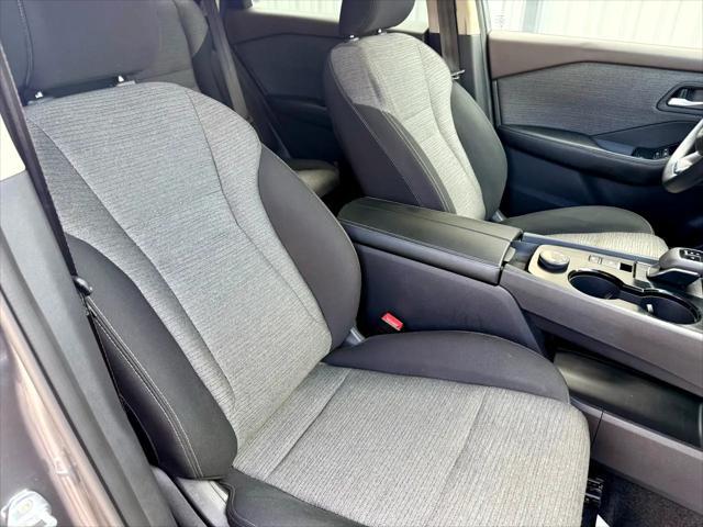 Photo of 2023 Gray Nissan Rogue
