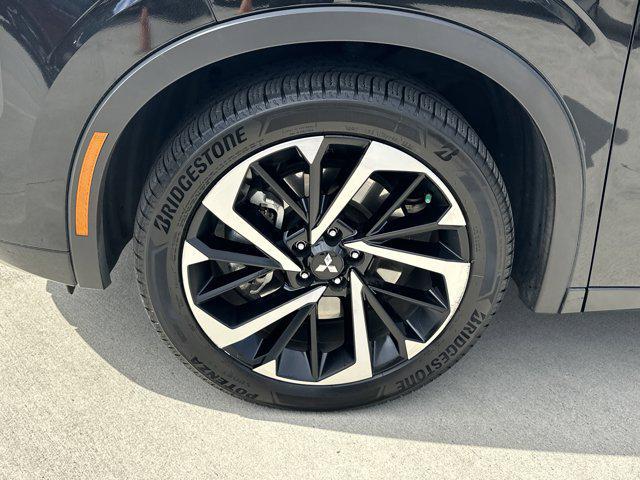 Photo of 2023 Black Mitsubishi Outlander PHEV