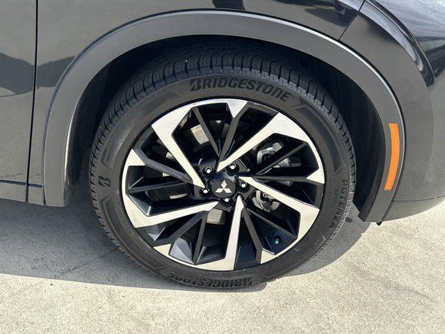 Photo of 2023 Black Mitsubishi Outlander PHEV