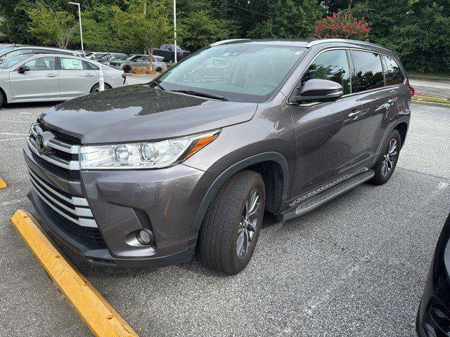 Photo of 2017 Predawn Gray Mica Toyota Highlander