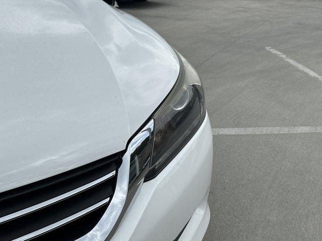 Photo of 2013 White Honda Accord