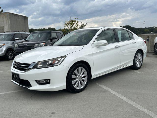 Photo of 2013 White Honda Accord