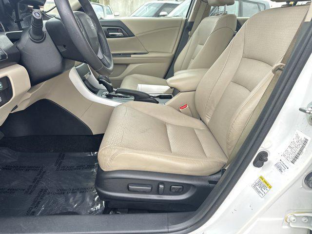 Photo of 2013 White Honda Accord