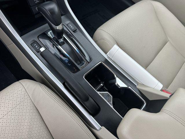 Photo of 2013 White Honda Accord