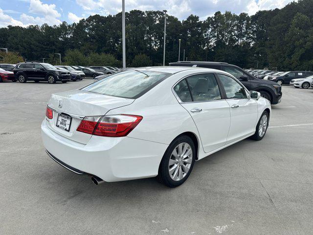 Photo of 2013 White Honda Accord