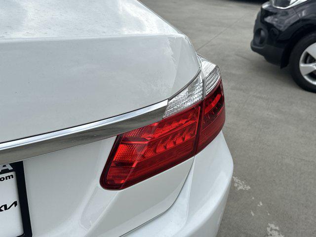 Photo of 2013 White Honda Accord