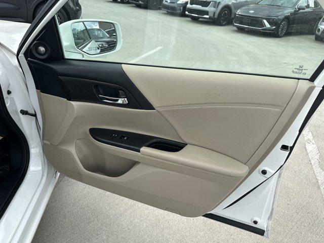 Photo of 2013 White Honda Accord