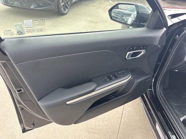 Photo of 2025 Aurora Black Pearl Kia K4