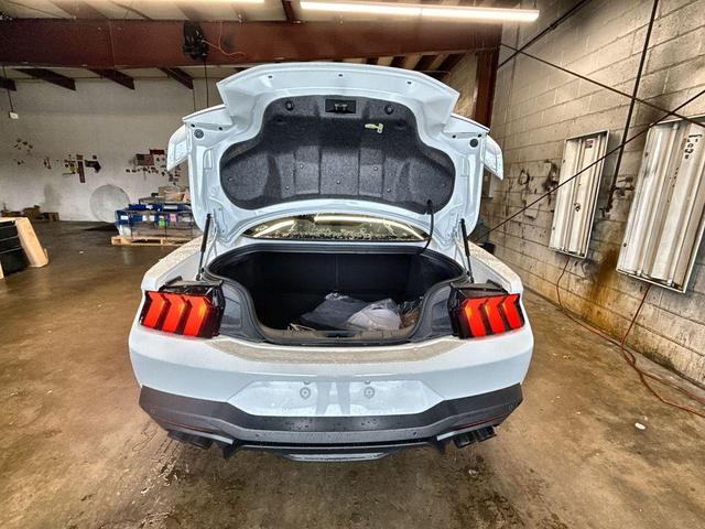 Photo of 2025 Oxford White Ford Mustang