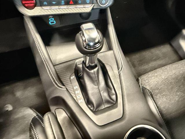 Photo of 2025 Oxford White Ford Mustang