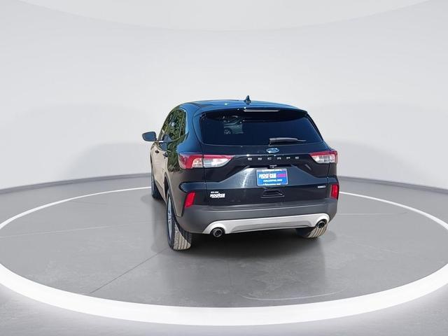 Photo of 2020 Agate Black Metallic Ford Escape