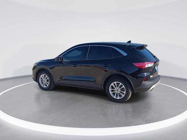 Photo of 2020 Agate Black Metallic Ford Escape