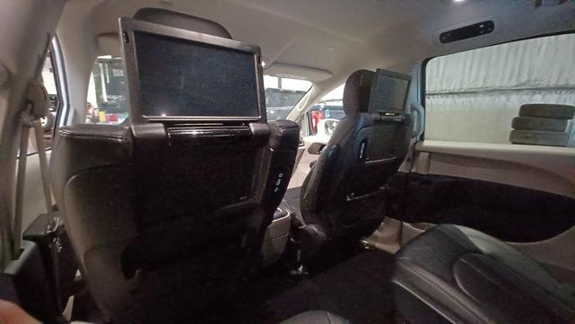 Photo of 2022 Bright White Clearcoat Chrysler Pacifica Hybrid