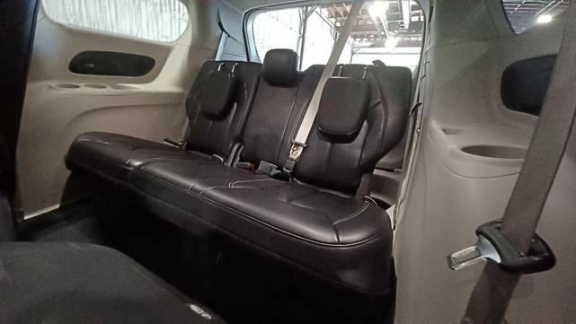 Photo of 2022 Bright White Clearcoat Chrysler Pacifica Hybrid