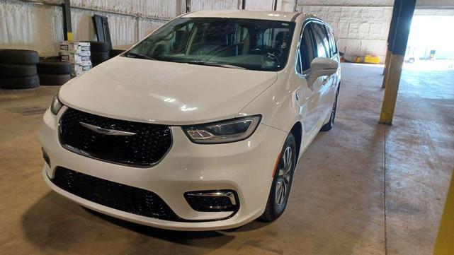 Photo of 2022 Bright White Clearcoat Chrysler Pacifica Hybrid