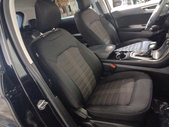 Photo of 2018 Shadow Black Ford Edge