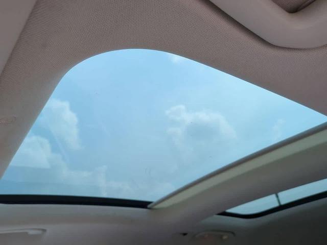 Photo of 2021 Polar White Mercedes-Benz GLC 300
