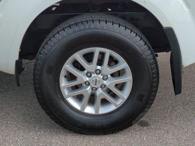 Photo of 2015 Glacier White Nissan Frontier