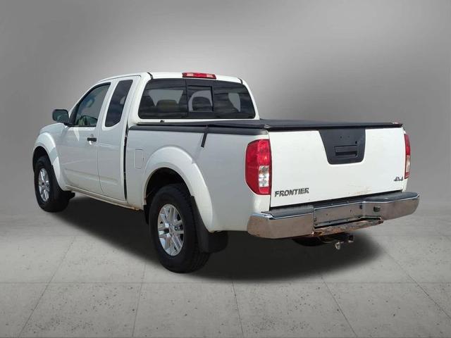 Photo of 2015 Glacier White Nissan Frontier