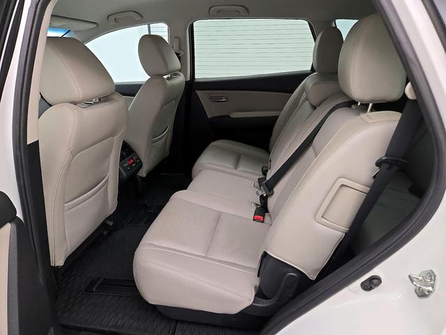 Photo of 2015 White Mazda CX-9
