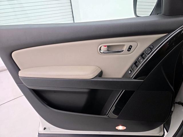 Photo of 2015 White Mazda CX-9