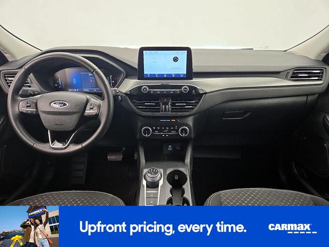 Photo of 2023 Gray Ford Escape