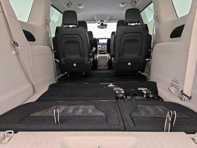 Photo of 2021 White Chrysler Pacifica