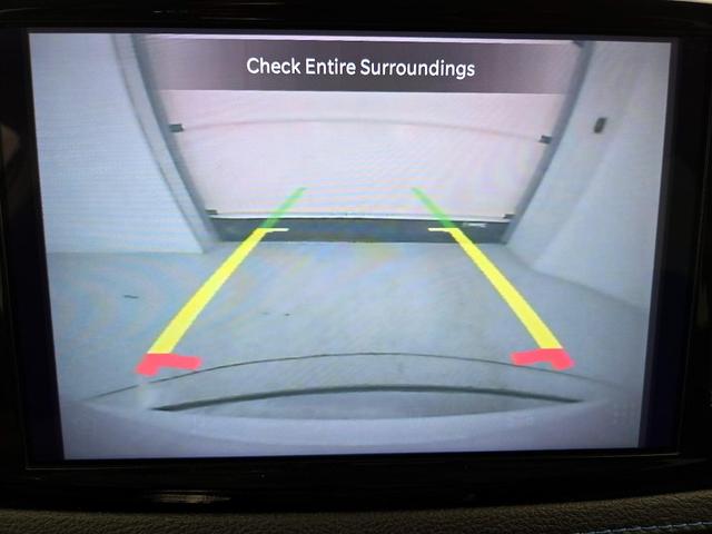Photo of 2021 White Chrysler Pacifica