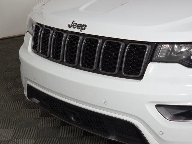 Photo of 2021 Bright White Clearcoat Jeep Grand Cherokee