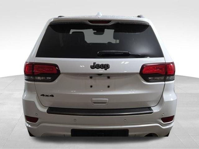 Photo of 2021 Bright White Clearcoat Jeep Grand Cherokee