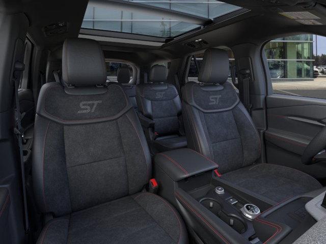 Photo of 2025 Star White Metallic Tri-Coat Ford Explorer