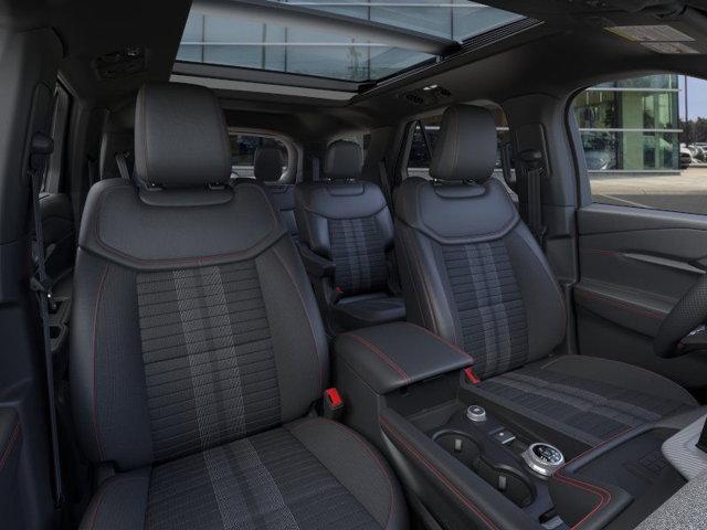 Photo of 2025 Star White Metallic Tri-Coat Ford Explorer