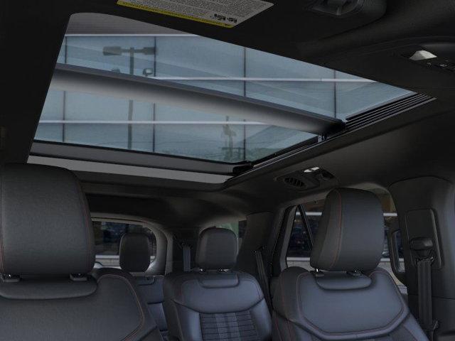 Photo of 2025 Star White Metallic Tri-Coat Ford Explorer