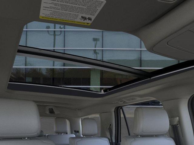 Photo of 2025 Space Silver Metallic Ford Expedition