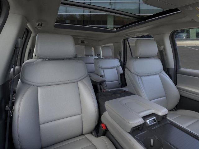Photo of 2025 Space Silver Metallic Ford Expedition