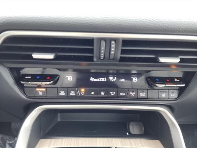 Photo of 2025 Zircon Sand Metallic Mazda CX-70 PHEV
