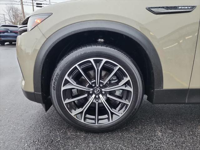 Photo of 2025 Zircon Sand Metallic Mazda CX-70 PHEV