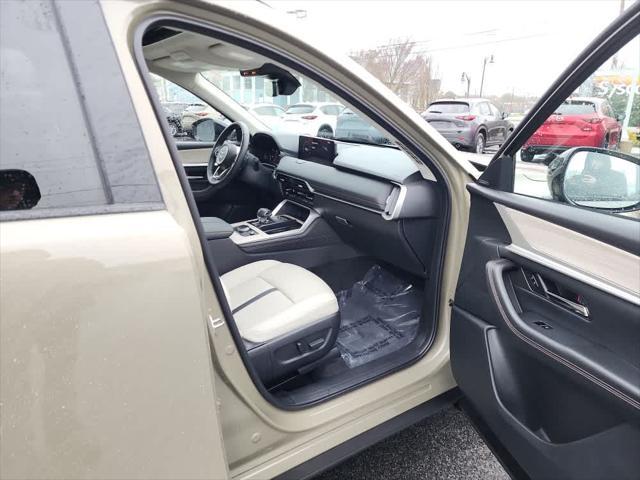 Photo of 2025 Zircon Sand Metallic Mazda CX-70 PHEV