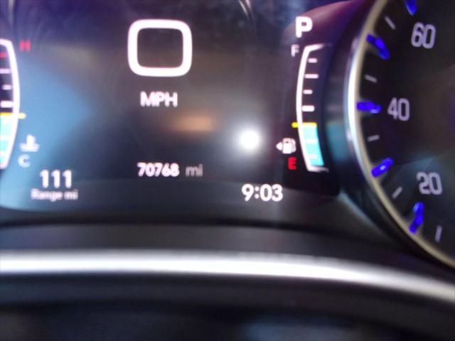 Photo of 2022 Brilliant Black Crystal Pearlcoat Chrysler Pacifica