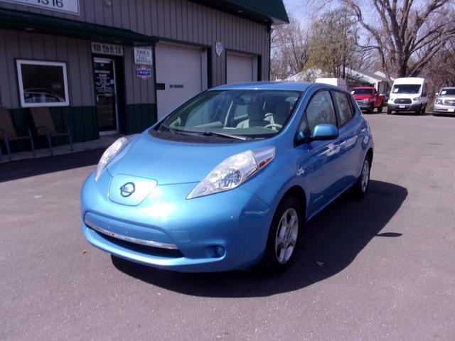 Photo of 2014 Blue Ocean Nissan Leaf
