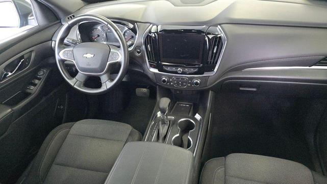 Photo of 2023 Silver Sage Metallic Chevrolet Traverse