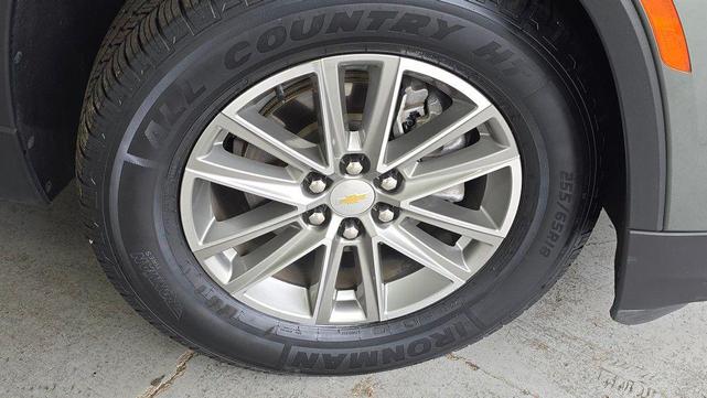 Photo of 2023 Silver Sage Metallic Chevrolet Traverse